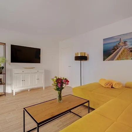 Palm Beach-el Palmeral * تورّيفيِخا